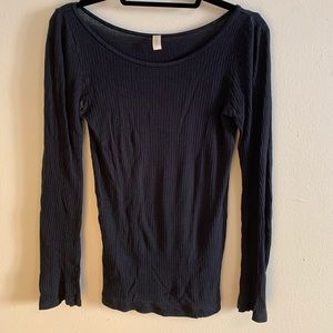 Ribbed long sleeve boat neck tee shirt